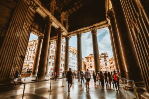 Inside the Roman Pantheon on a walking tour