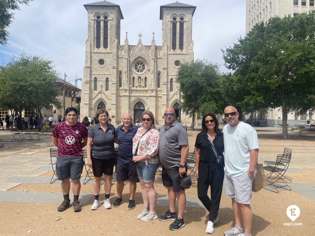 Group photo Historic Downtown San Antonio Food and Culture Tour on Apr 13, 2024 with Aubree
