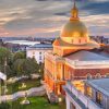 Boston-history-tour-cityscape-view-with-Massachusetts-State-House-800×534