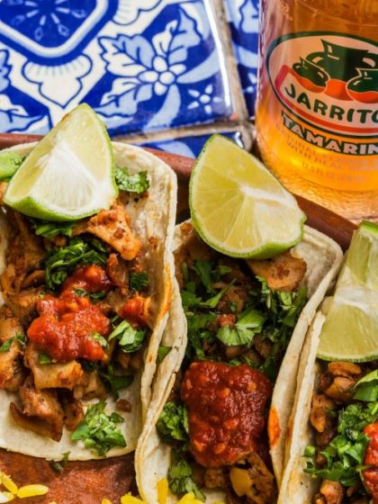 Gourmet-Mexican-street-food-tacos-and-mexican-soda-1-1-1000×660