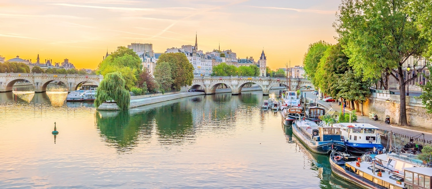 Paris landscape of Seine river at sunrise