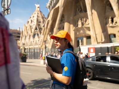 Guide in front of Sagrada Familia during Barcelona Architecture Tour