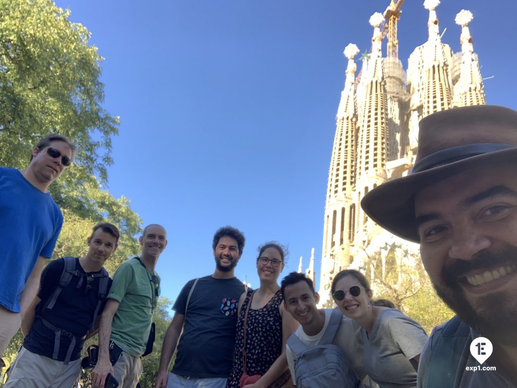 Group photo Barcelona Architecture Walking Tour on 2 October 2022 with Alberto