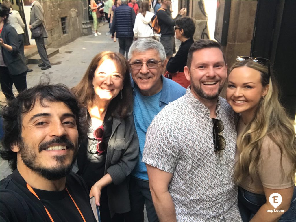 Group photo Barcelona Architecture Walking Tour on 20 April 2023 with Carlos