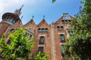 The Modernist Casa de les Punxes seen on an architecture walking tour