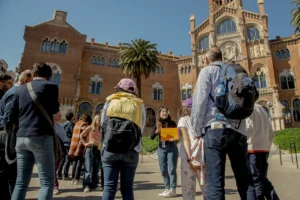 Tour guide and guests during Architecture tour in Barcelona