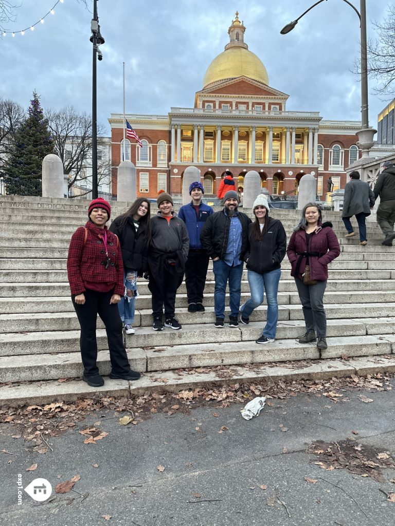 Group photo Freedom Trail Highlights Walking Tour on Dec 19, 2023 with Amber