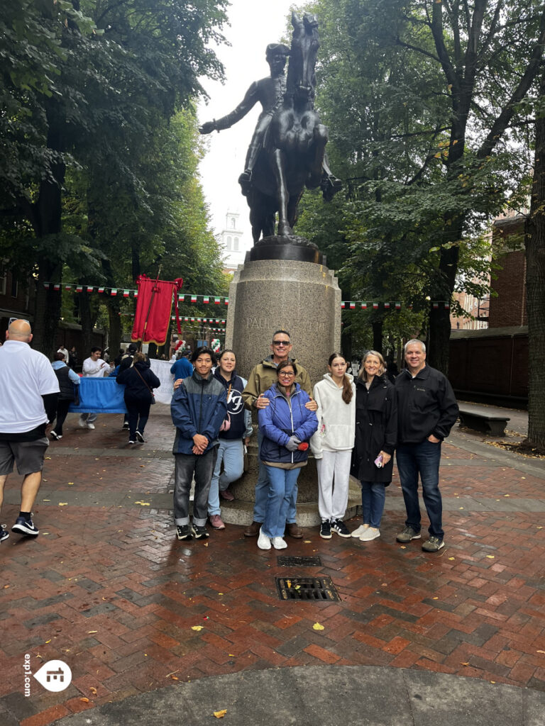 Group photo Freedom Trail Highlights Walking Tour on Oct 12, 2025 with Paul