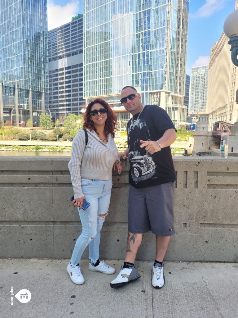 Group photo Chicago Riverwalk Architecture Tour on Sep 29, 2023 with Isabel