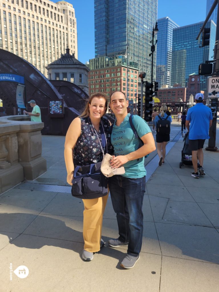 Group photo Chicago Riverwalk Architecture Tour on Oct 1, 2023 with Isabel