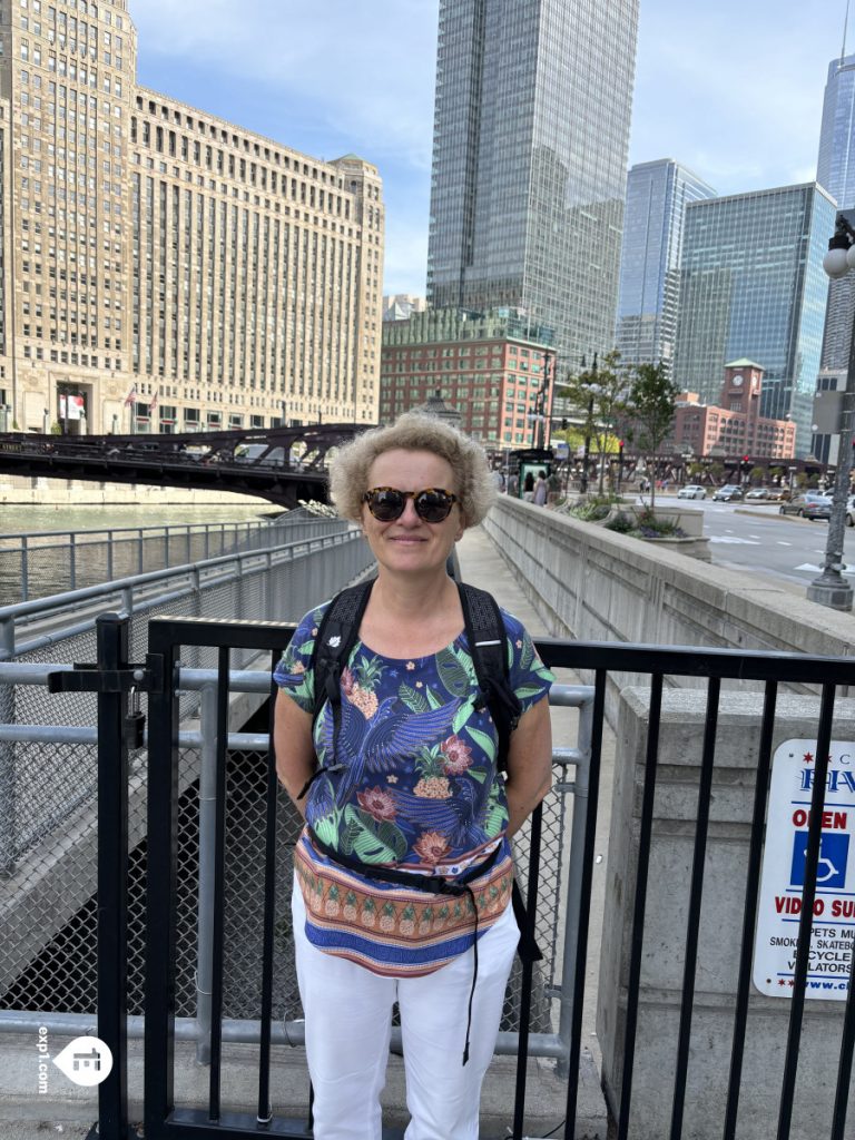 Group photo Chicago Riverwalk Architecture Tour on Sep 13, 2024 with Dave