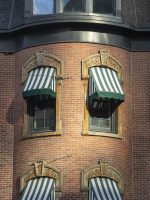 Street view of Pizzeria Uno during Chicago Food and Culture Tour