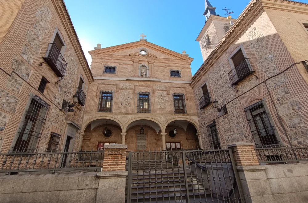 Madrid architecture on guided tour