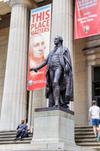 Close up of statue during the Wall Street Insider Tour