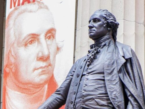 Close up of statue during the Wall Street Insider Tour