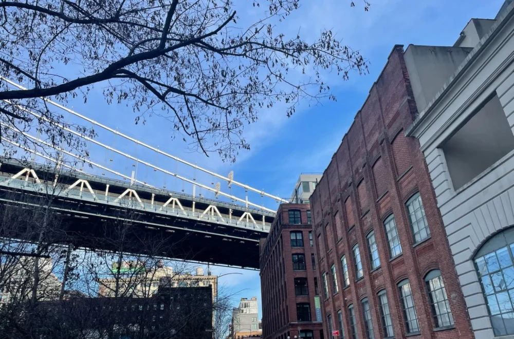 Sunny day during Food and Culture DUMBO Walking Tour