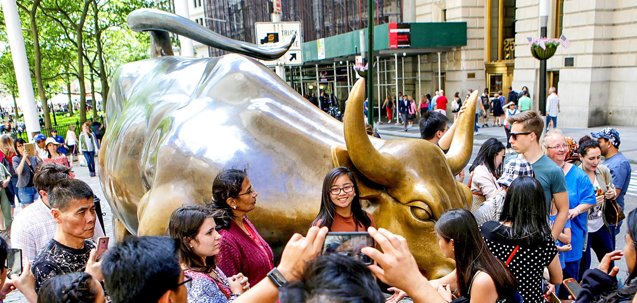 Charging Bull photo on Wall Street tour