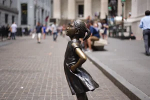 Fearless Girl side view