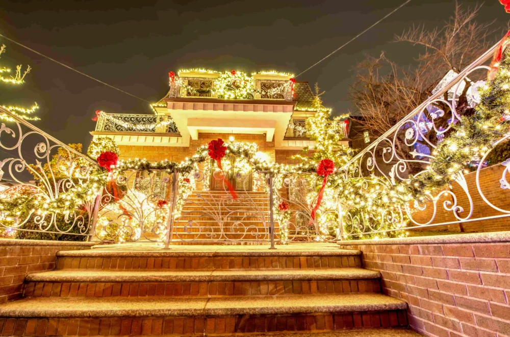 Houses brilliantly lit on Dyker Heights Christmas lights tour