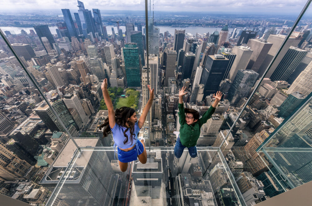 SUMMIT OV Levitation All-Glass Skyboxes - Children Jumping