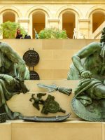 louvre statues