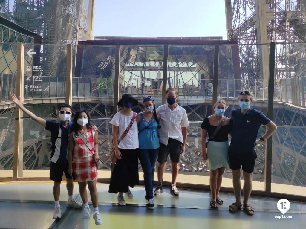 Group photo Eiffel Tower Tour on 21 July 2021 with David