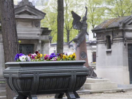 Montparnasse Cemetery flowers