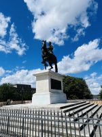 Seine Bridges Walking Tour Meeting Point