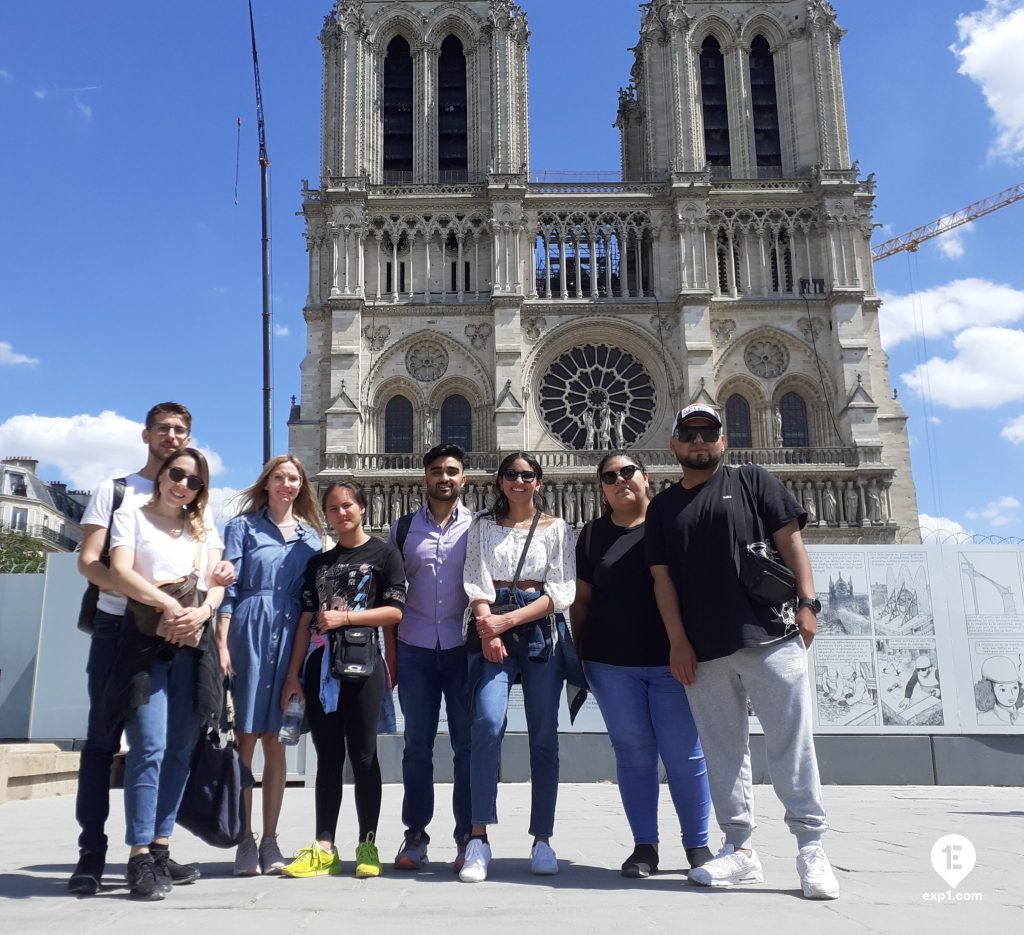 Group photo Notre Dame Outdoor Walking Tour With Crypt on 1 June 2022 with Monika