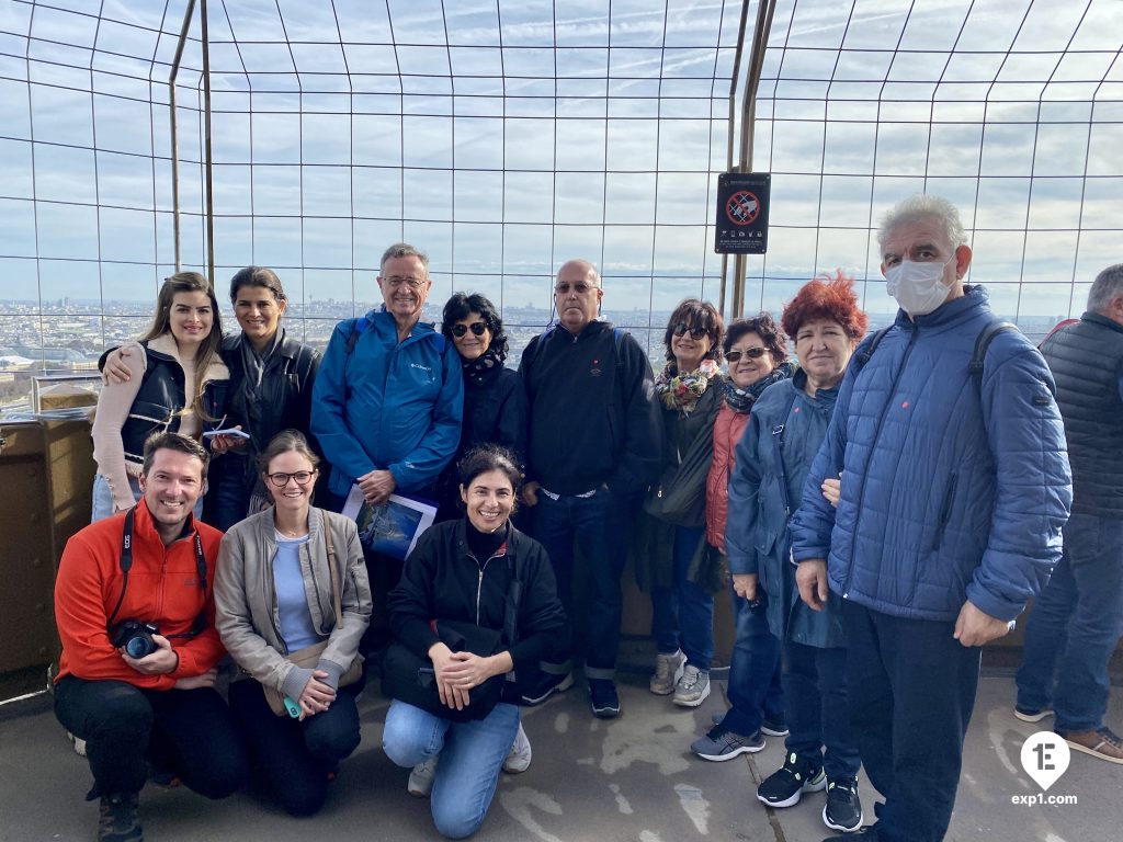 Group photo Eiffel Tower Elevator Tour on 23 October 2022 with Melanie