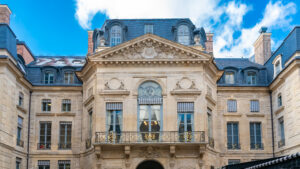 Place de Valois on Emily in Paris tour