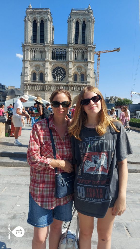 Group photo Notre Dame Outdoor Walking Tour With Crypt on Aug 22, 2023 with Adriana