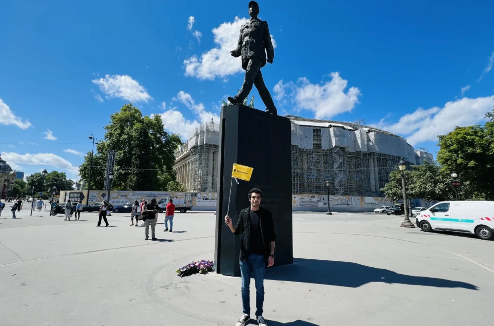 Paris Christmas Lights and Markets Tour meeting point