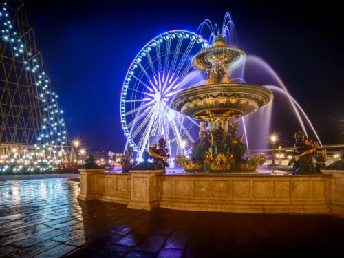 Fountains in Place de la Concorde during private Christmas Lights guided tour in Paris