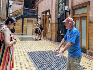 bradbury-building-interior-tour-guide