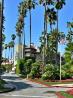 Beverly hills hotel entrance during private LA guided tour
