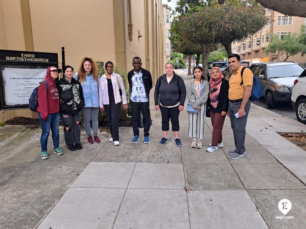Group photo The Painted Ladies and Victorian Homes of Alamo Square Tour on Aug 19, 2023 with John