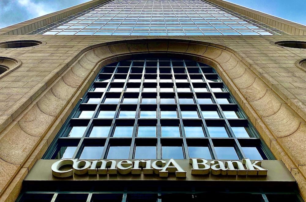 Comerica-Bank-in-downtown-Dallas-1000×660