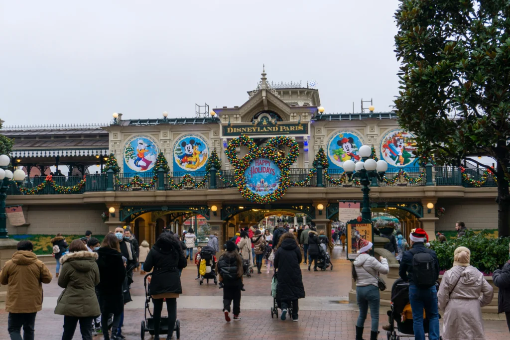 Group of people entering Disneyland Paris