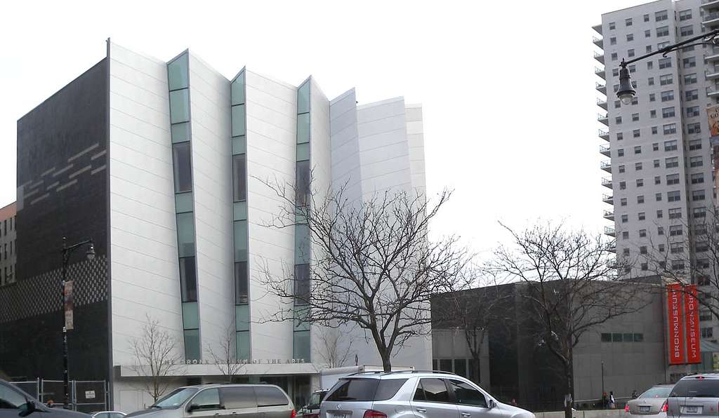Bronx Museum on a cloudy afternoon in NYC