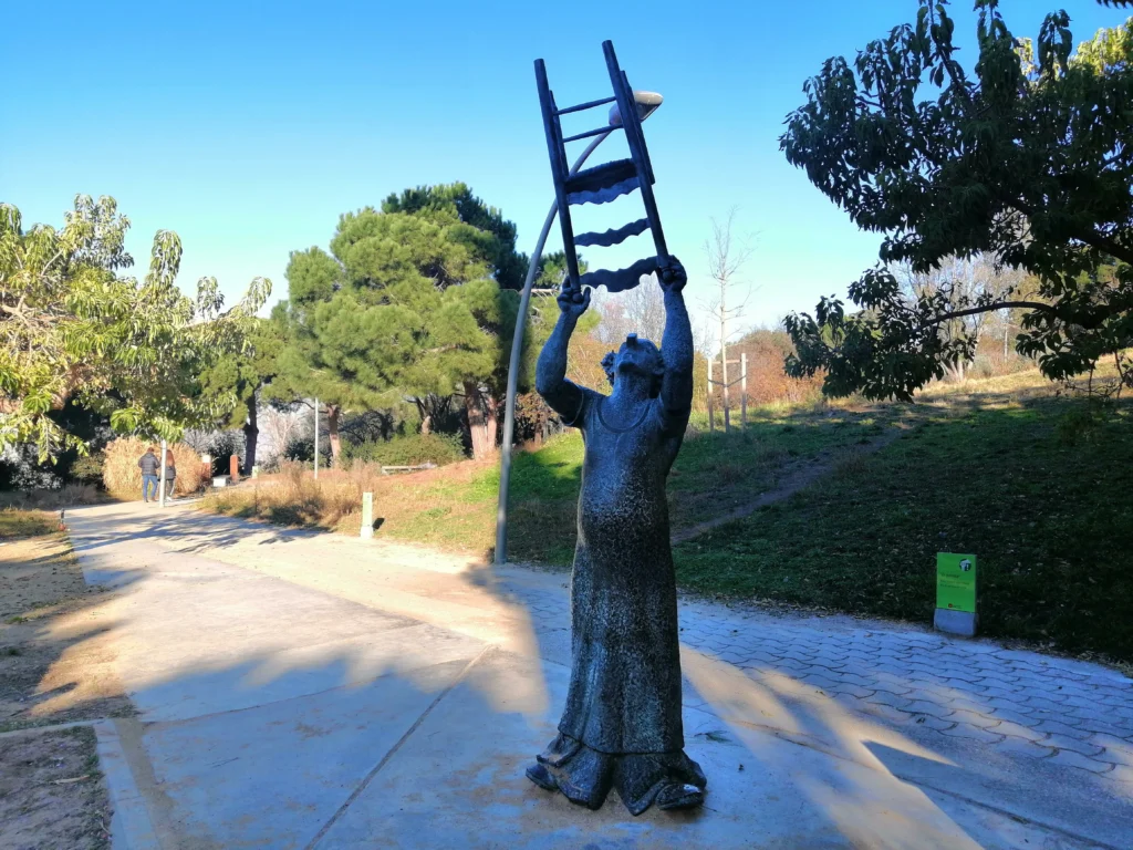 Statue of a clown of the old amusement park