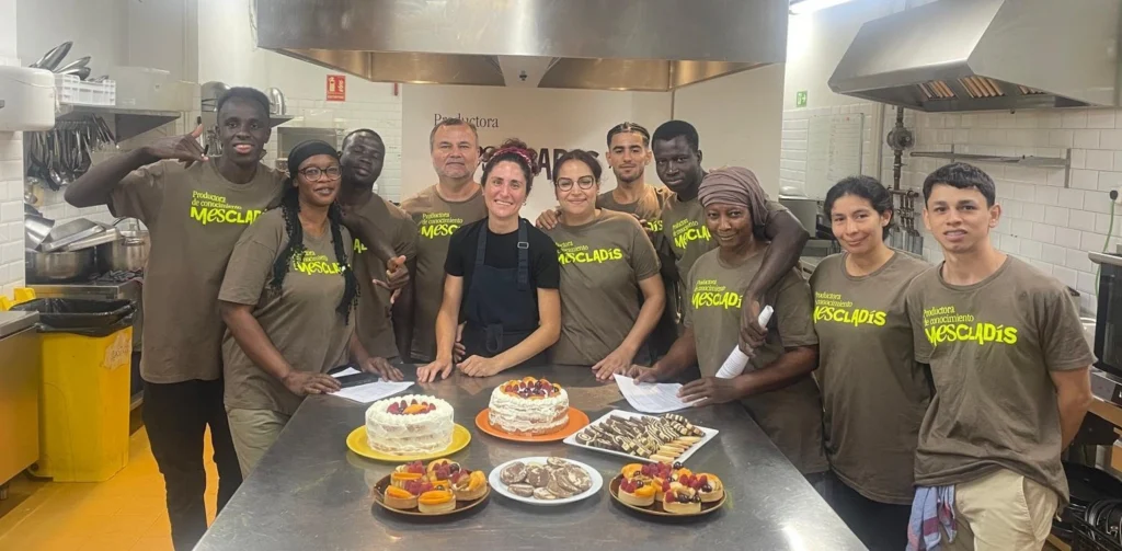 Group shot of participants in Barcelona cooking class