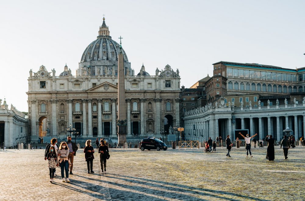 Early morning St. Peter’s Square (1) (1)